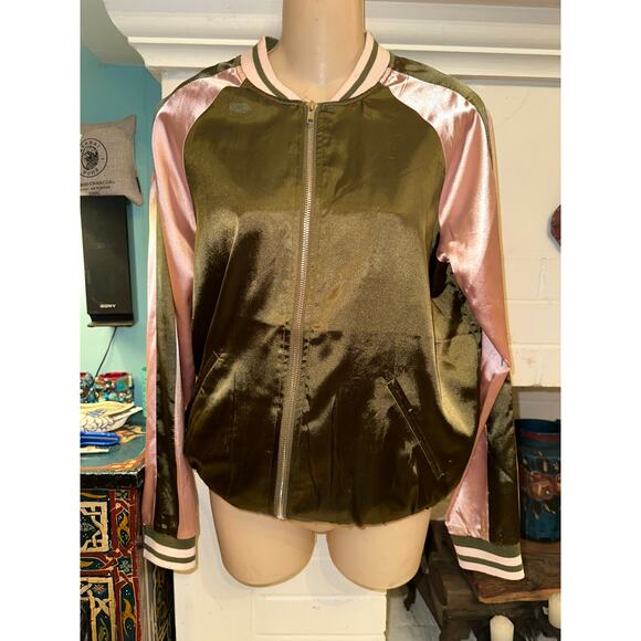 VINTAGE PINK & OLIVE GREEN SATIN VARSITY BOMBER BASEBALL JACKET - Picture 3 of 7